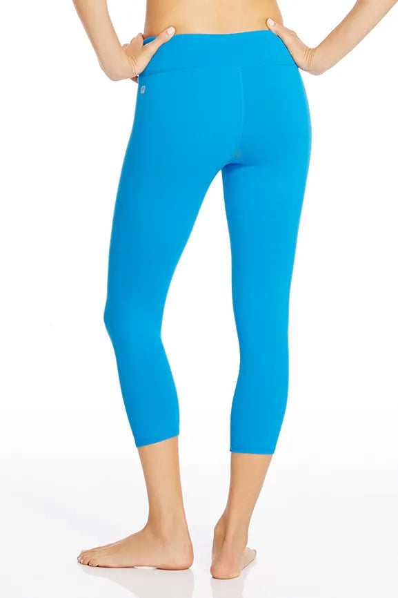 Define PowerHold® Mid-Rise Capri