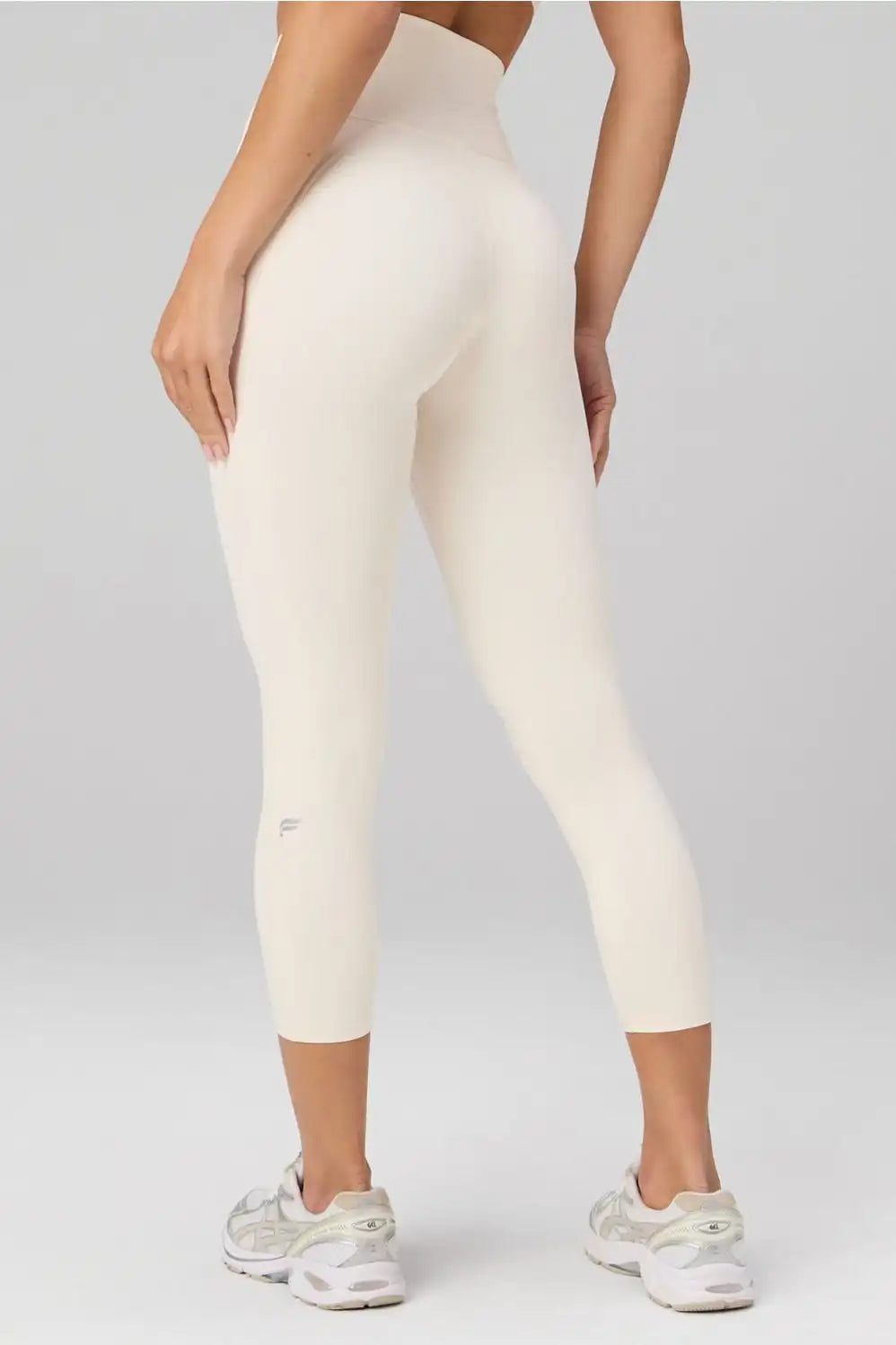 Define Capri 22"