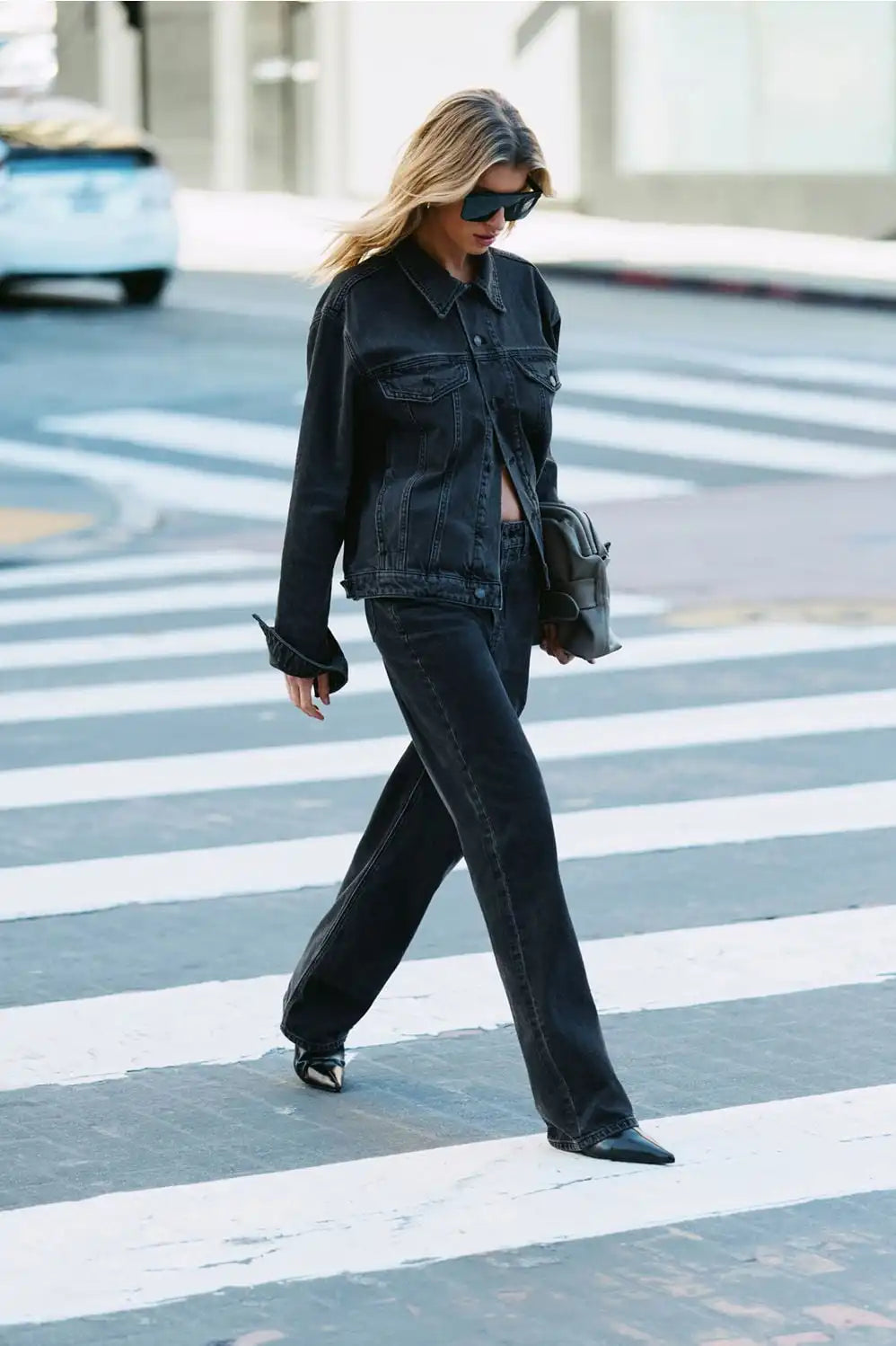 Mid Rise Baggy Jean