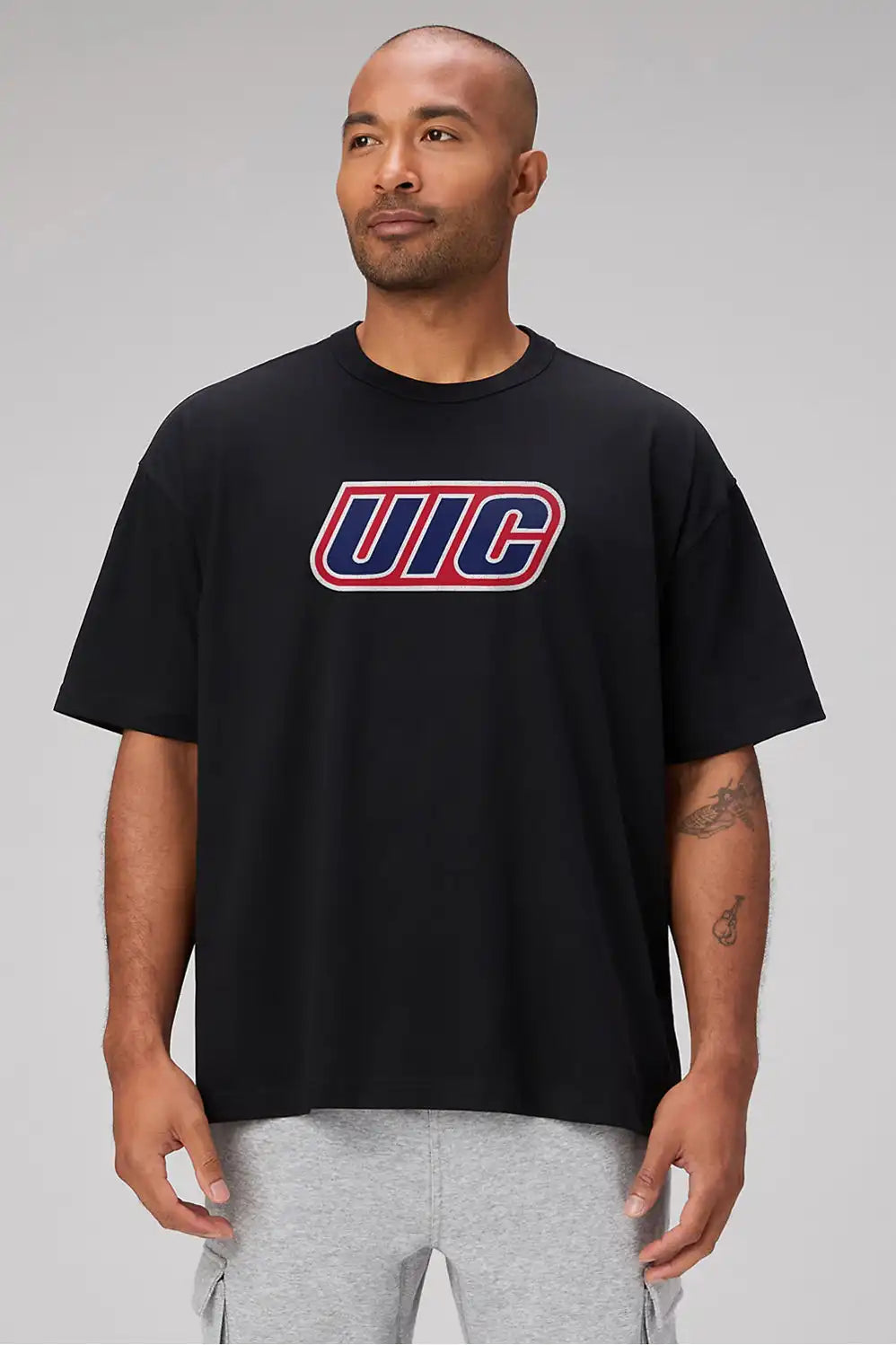 University Of Illinois Chicago The Effortless Oversized Tee