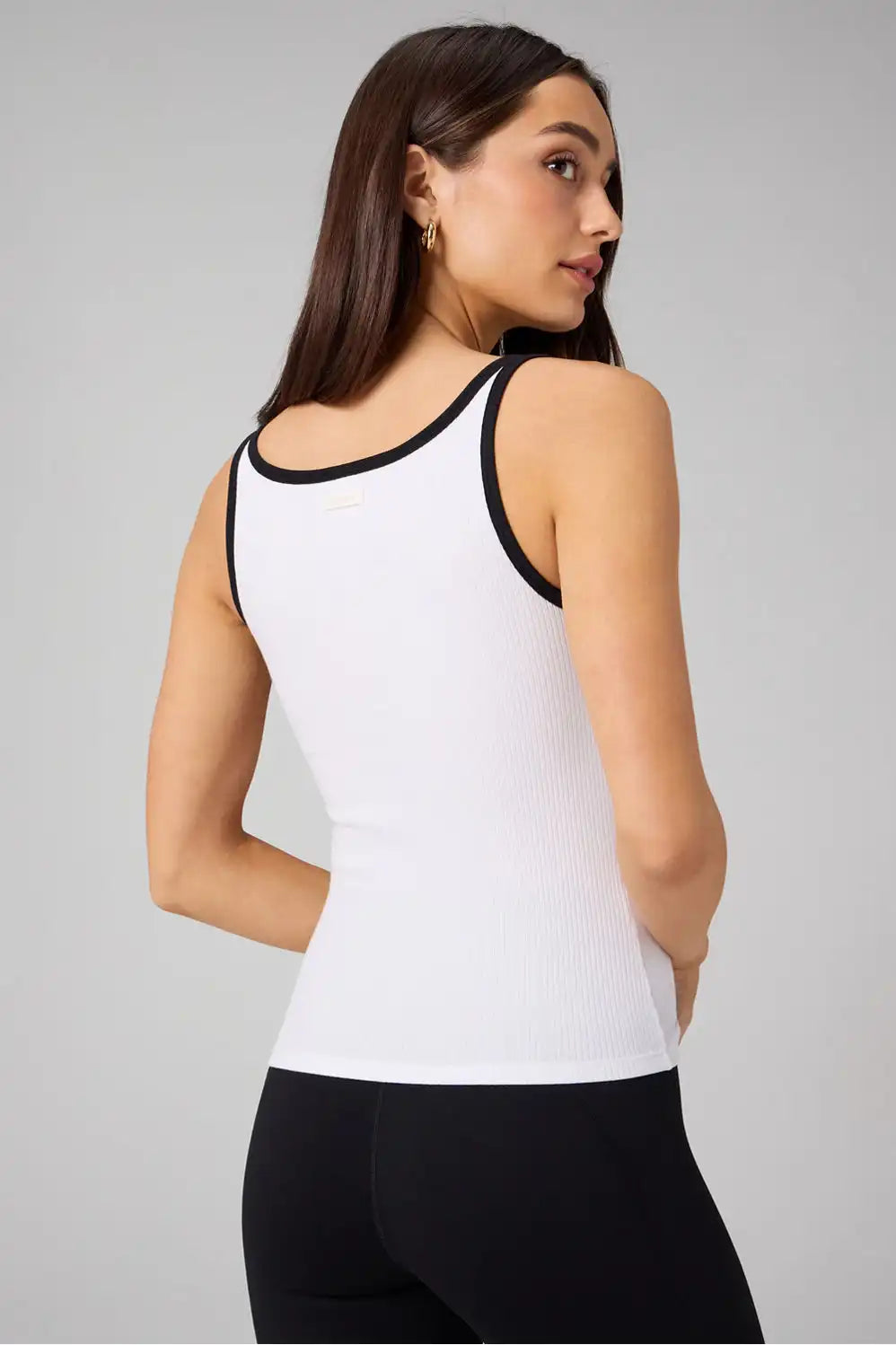 Modal Rib Tank